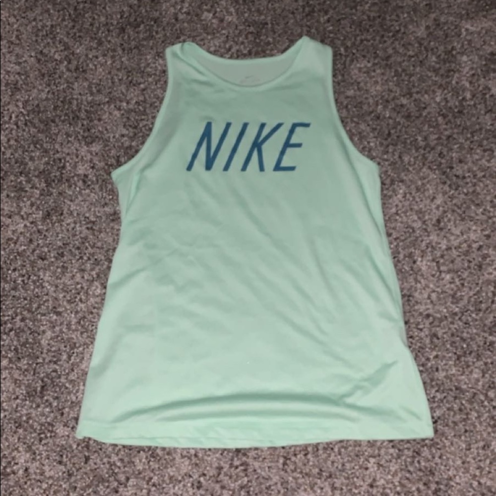 NWOT dri-fit nike tank top